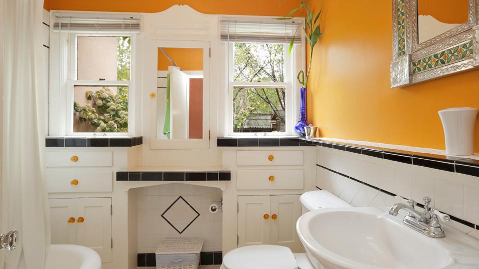 How Much Does It Cost To Paint A Small Bathroom