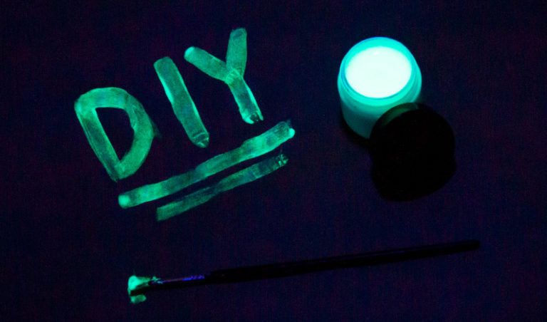 How To Make Glow In Dark Paint