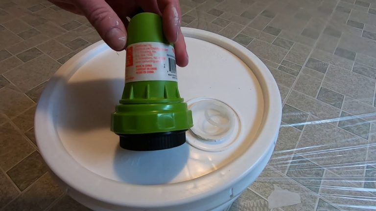 How To Pour Paint From A Full 5 Gallon Bucket