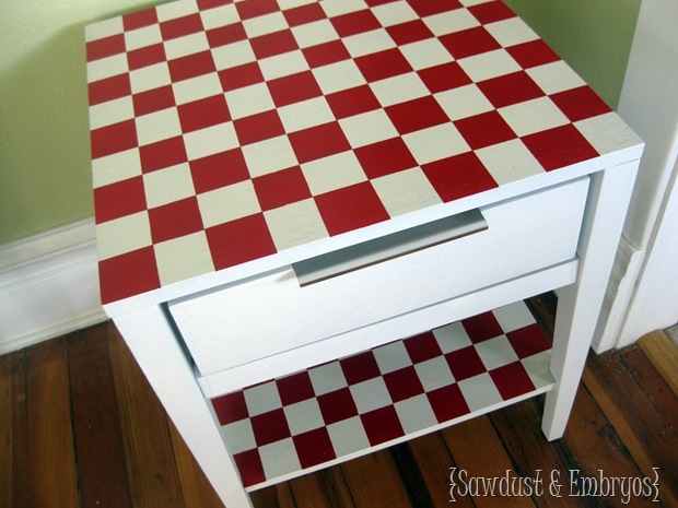 How To Paint A Checkerboard Pattern On A Table