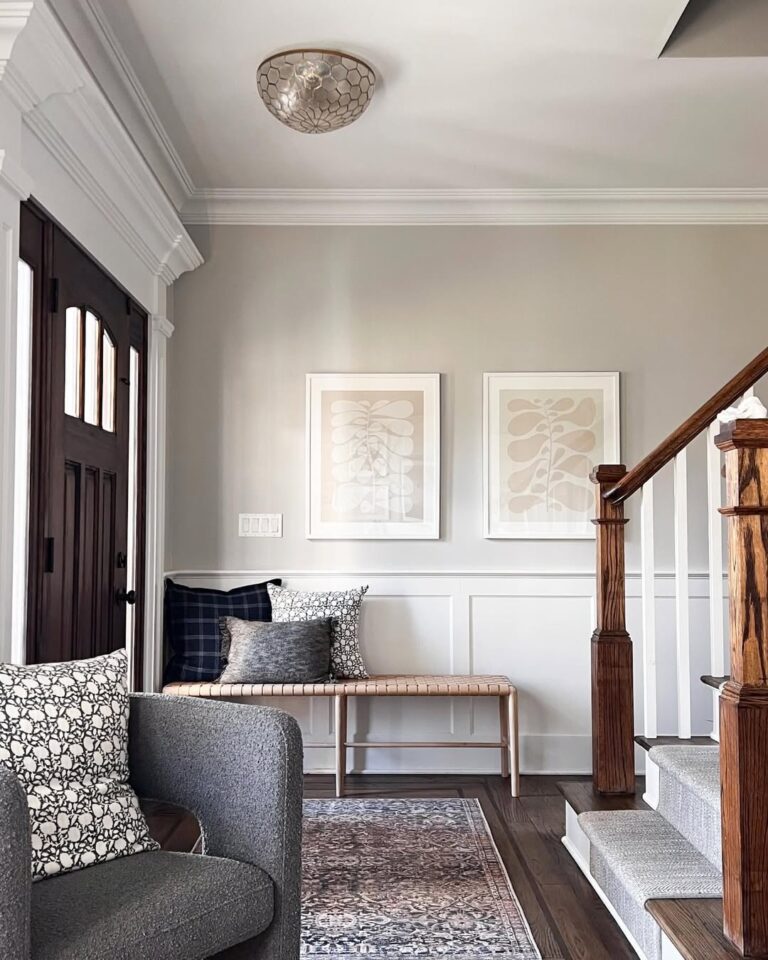 17 Stylish Entryway Ideas Featuring a Bench