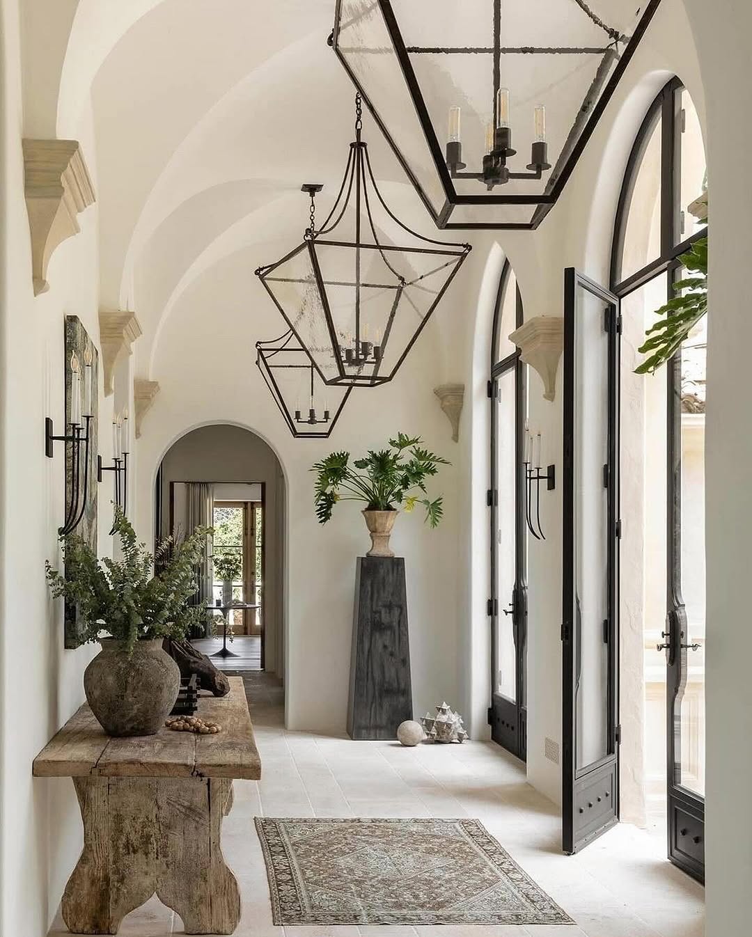 21 Luxury Entryway Ideas That Make a Stunning First Impression