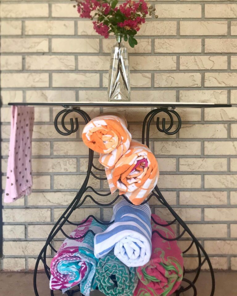 Clever Pool Towel Storage Ideas That Keep Your Poolside Dry, Stylish, and Clutter‑Free